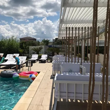 Apartament Pool Unique Luxury Năvodari